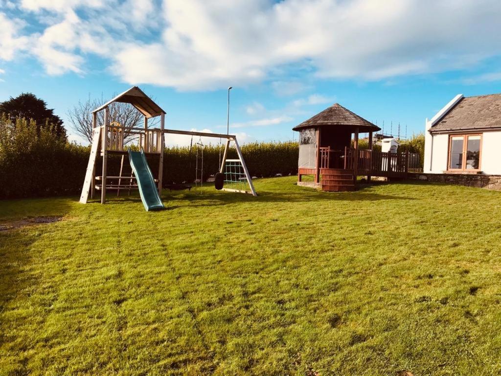 Ardkilly Ridge, Town,sleeps 8 Holiday home