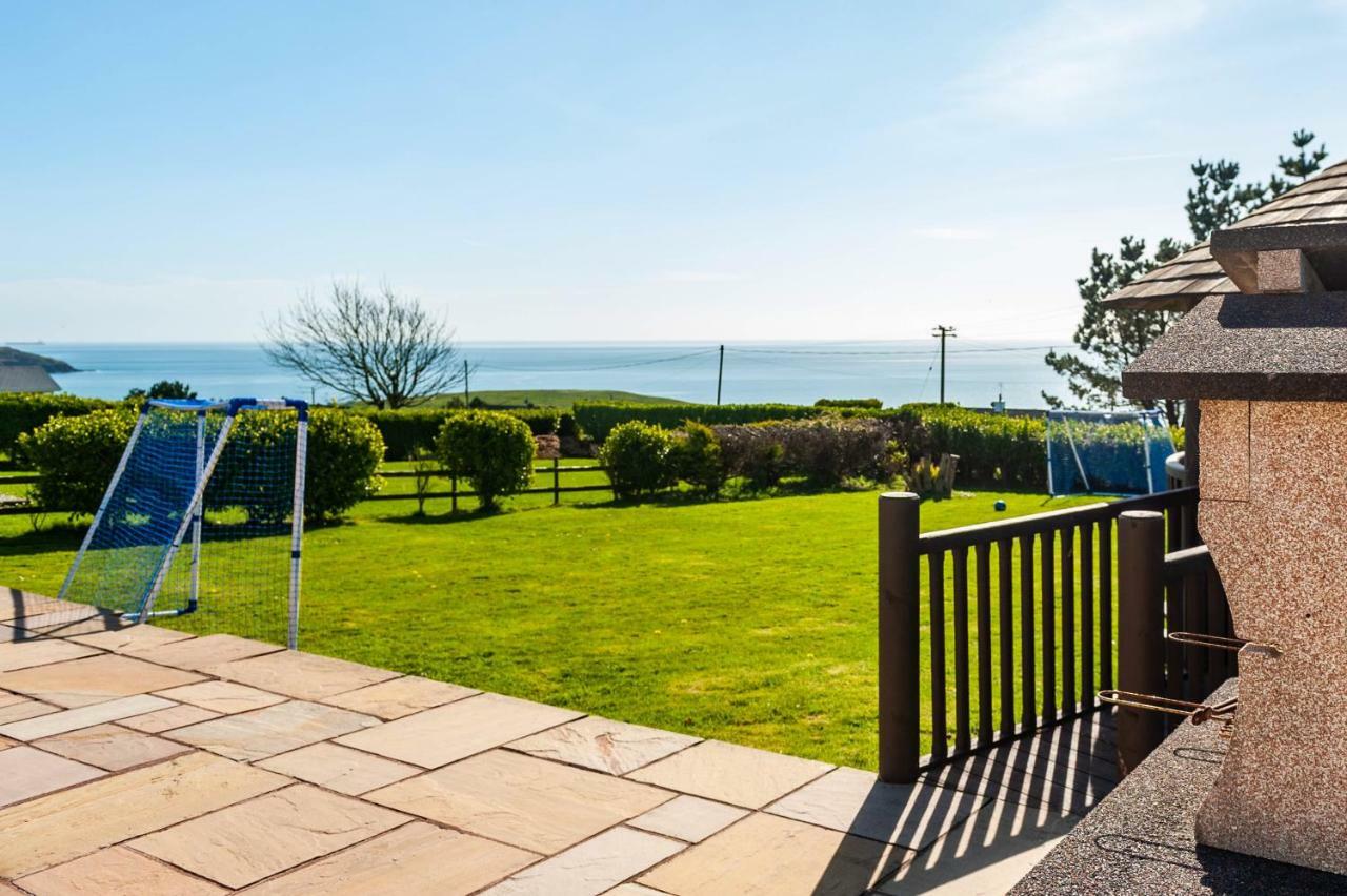 Ardkilly Ridge, Town,sleeps 8 Holiday home